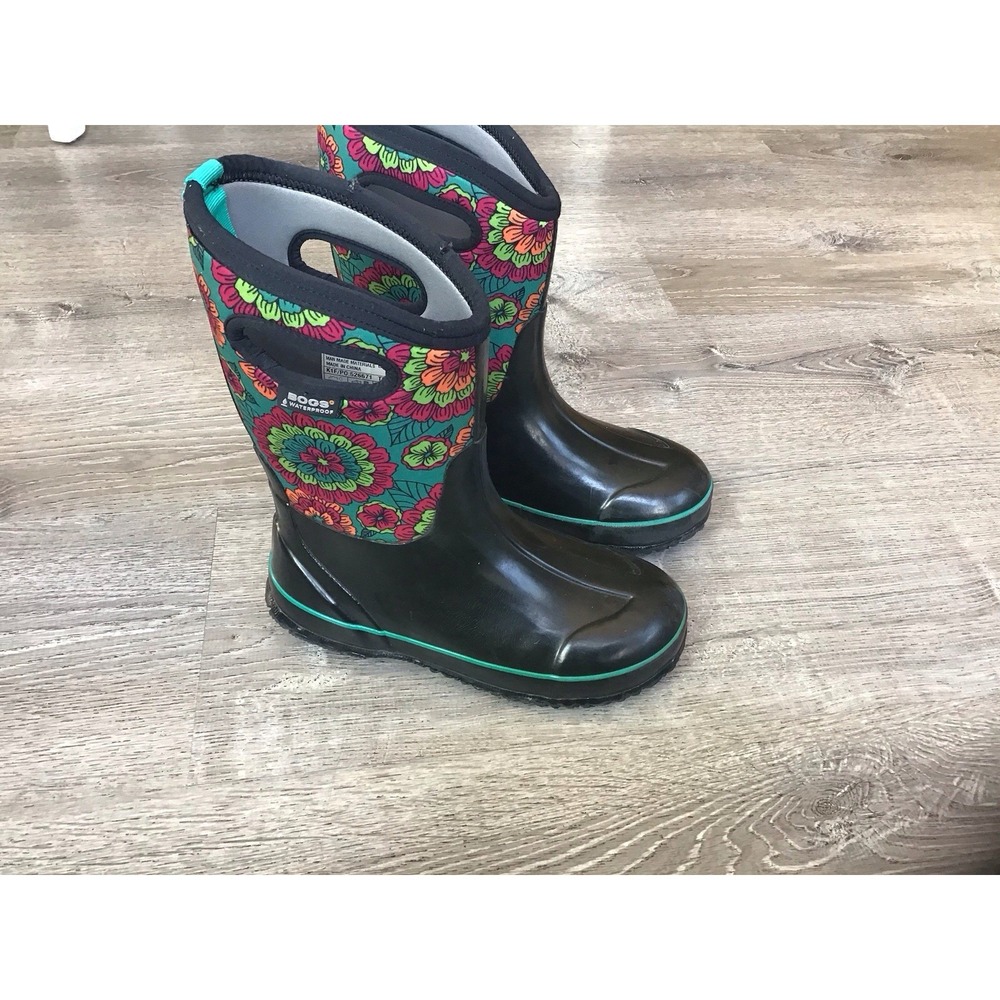 BOGS Girls Classic Boots Pansies Youth Size 5 Snow Rain Insulated -30f